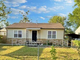 3754 W 42nd Pl in Tulsa, OK - Building Photo