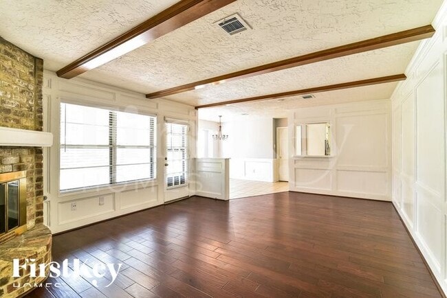 11715 Parkriver Dr in Houston, TX - Building Photo - Building Photo