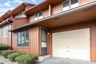 3 Vista View Dr in Fairport, NY - Building Photo - Building Photo