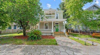 226 W 9th St in Jacksonville, FL - Building Photo