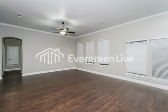 612 E Parks Ave in Waxahachie, TX - Building Photo - Building Photo