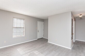 5405 E Shore Dr in Pensacola, FL - Building Photo - Building Photo