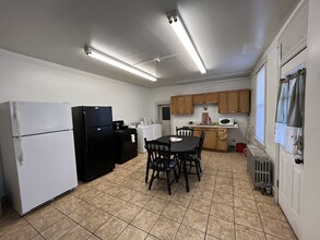 645 E Orange St, Unit Bedroom #2 in Lancaster, PA - Foto de edificio - Building Photo