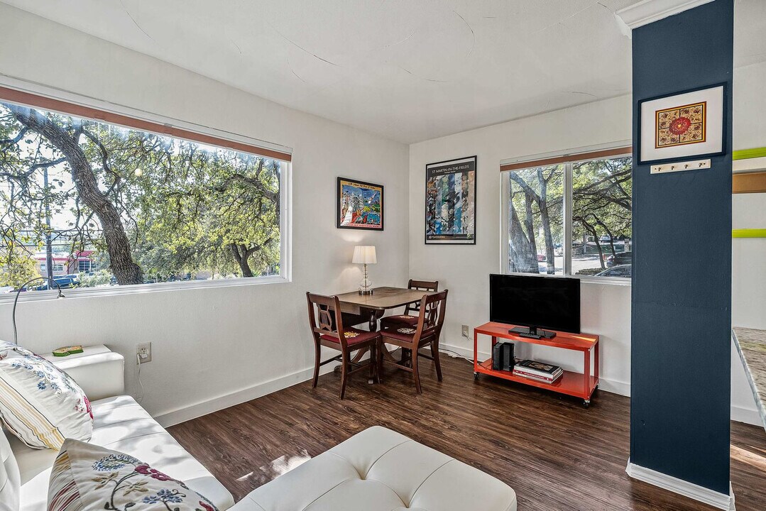 3018 S 1st St in Austin, TX - Building Photo