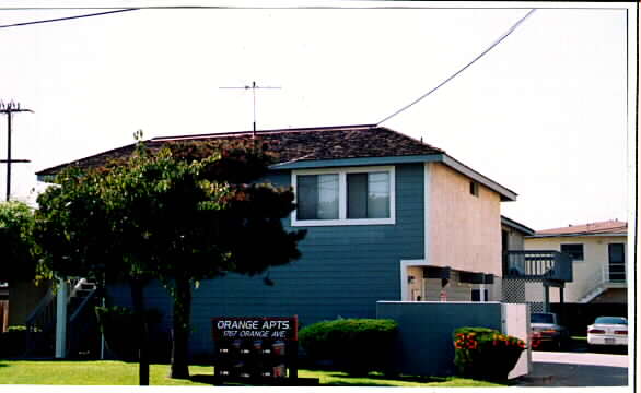 Orange Apartments in Costa Mesa, CA - Foto de edificio - Building Photo