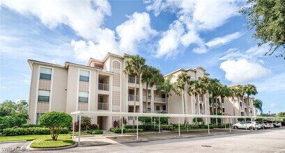 8680 Cedar Hammock Cir in Naples, FL - Foto de edificio - Building Photo