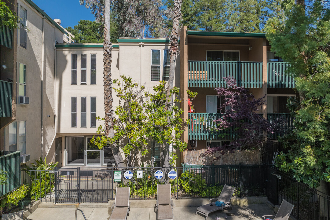 Greenwood Condominiums in Walnut Creek, CA - Foto de edificio