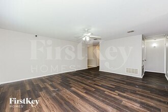 1560 Sax Leigh Dr in Dallas, TX - Building Photo - Building Photo