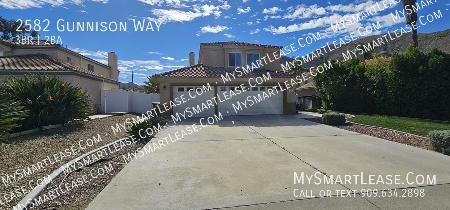 2582 E Gunnison Way in Colton, CA - Building Photo