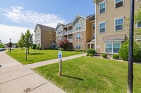 The Hammocks at Canandaigua in Canandaigua, NY - Foto de edificio - Building Photo