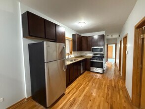 1340 N Campbell Ave in Chicago, IL - Building Photo - Building Photo