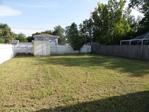 2946 39th Ave N in St. Petersburg, FL - Foto de edificio - Building Photo