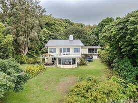 3665 Tantalus Dr in Honolulu, HI - Building Photo