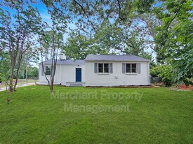 4 Brookforest Dr in Greenville, SC - Building Photo