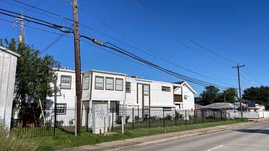 6723 South Loop E in Houston, TX - Building Photo - Building Photo