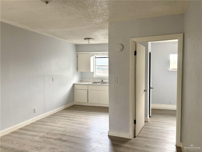 1007 W St Charles St in Brownsville, TX - Building Photo - Building Photo