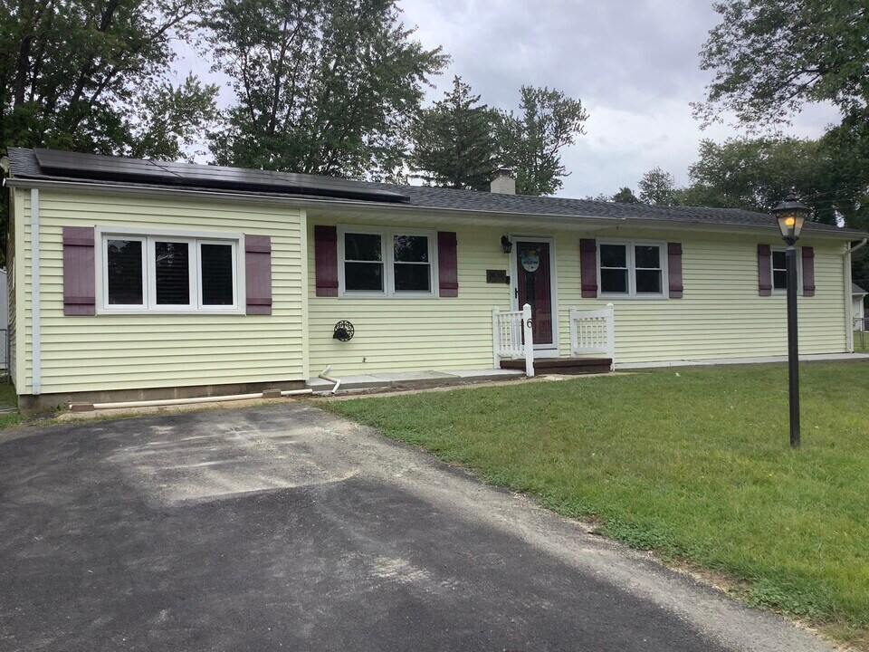 6 Redwood Rd in Wall Township, NJ - Building Photo