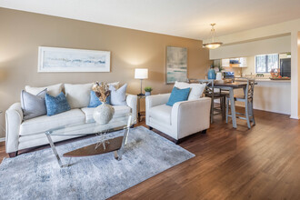 Bay Club Apartment Homes in Bradenton, FL - Building Photo - Interior Photo