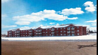 Berry Pointe Luxury Apartments in Tomah, WI - Building Photo
