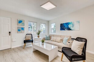 755 Windemere Ct in San Diego, CA - Building Photo