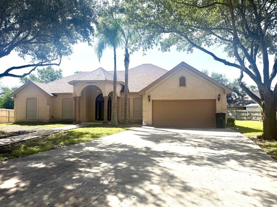 3904 San Rodrigo in Mission, TX - Building Photo