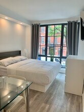 433 W 53rd St in New York, NY - Building Photo - Building Photo