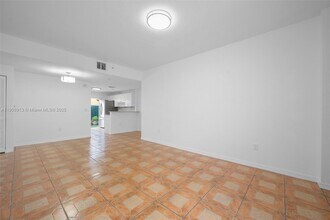 3378 W 80th St in Hialeah, FL - Building Photo - Building Photo