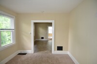 4212 Simpson Ave, Unit 1 in Cincinnati, OH - Foto de edificio - Building Photo