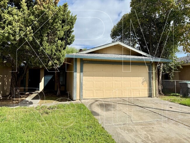 property at 3003 Amherst Dr