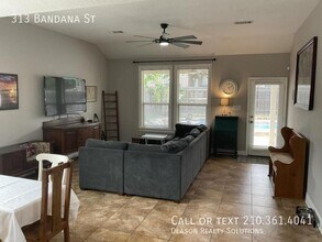 313 Bandana St in Cibolo, TX - Building Photo - Building Photo
