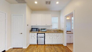 561 Nile River Dr in Oxnard, CA - Building Photo - Building Photo