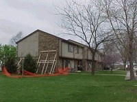 Oakwood Village Apartments in Mount Pleasant, IA - Building Photo - Building Photo