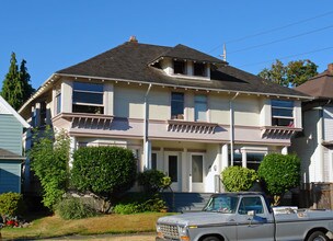 718-720 N L St in Tacoma, WA - Foto de edificio - Building Photo