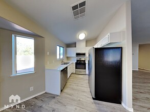 8212 Carmen Blvd in Las Vegas, NV - Building Photo - Building Photo