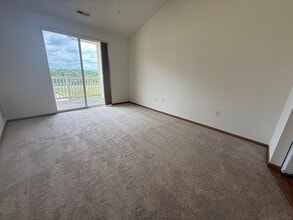 5831 Lupine Ln, Unit #314 in Madison, WI - Foto de edificio - Building Photo