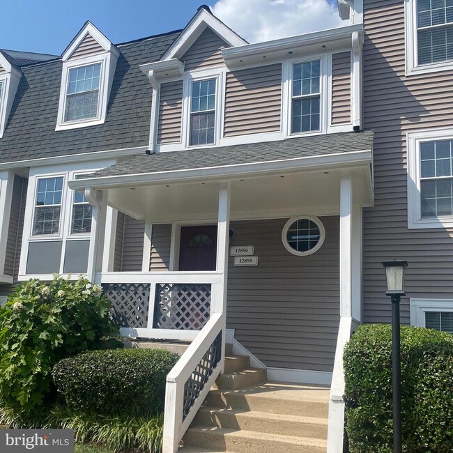 property at 12896 Grays Pointe Rd