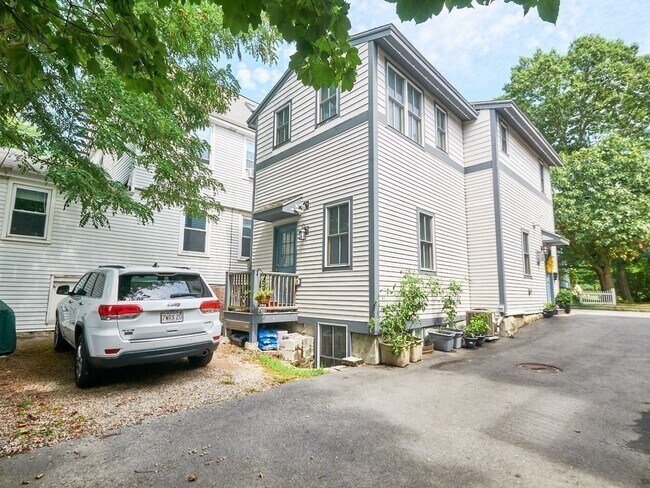 86 High St in Newton, MA - Building Photo - Building Photo