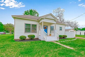 1005 Fort St in Richmond, TX - Building Photo - Building Photo