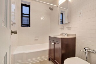 3315 75th St in Jackson Heights, NY - Building Photo - Building Photo