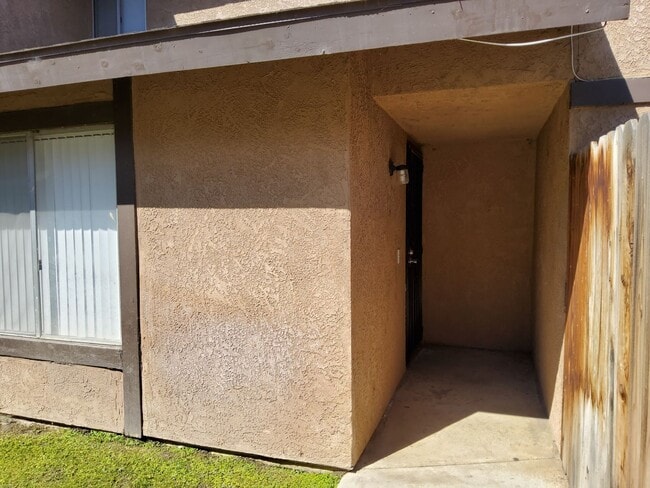 7909 S Laurelglen Blvd in Bakersfield, CA - Building Photo - Building Photo