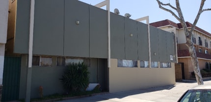 14926 Hawthorne Blvd in Lawndale, CA - Foto de edificio - Building Photo