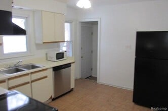 1310 Mill St in Lincoln Park, MI - Building Photo - Building Photo