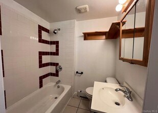 63 Hudson St in Chester, NY - Building Photo - Building Photo