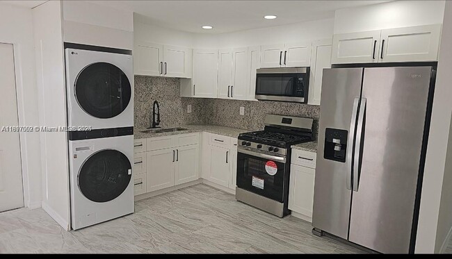 2707 Essex Ct in Fort Pierce, FL - Building Photo - Building Photo