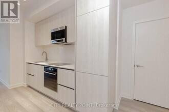 120 Broadway Ave in Toronto, ON - Building Photo - Building Photo