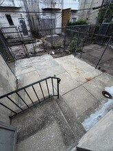 856 Moss St in Philadelphia, PA - Building Photo - Building Photo