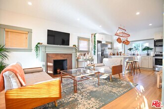 1600 N Kingsley Dr in Los Angeles, CA - Building Photo - Building Photo