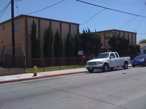 7800-7808 Wilcox Ave in Bell Gardens, CA - Building Photo - Building Photo