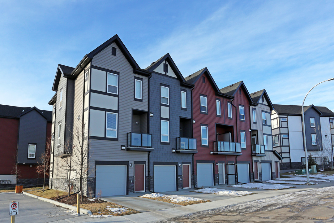 Symons Valley Park NW in Calgary, AB - Building Photo