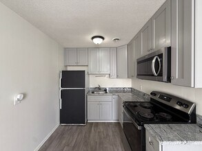 3826 Country Club Rd in Winston-Salem, NC - Building Photo - Building Photo